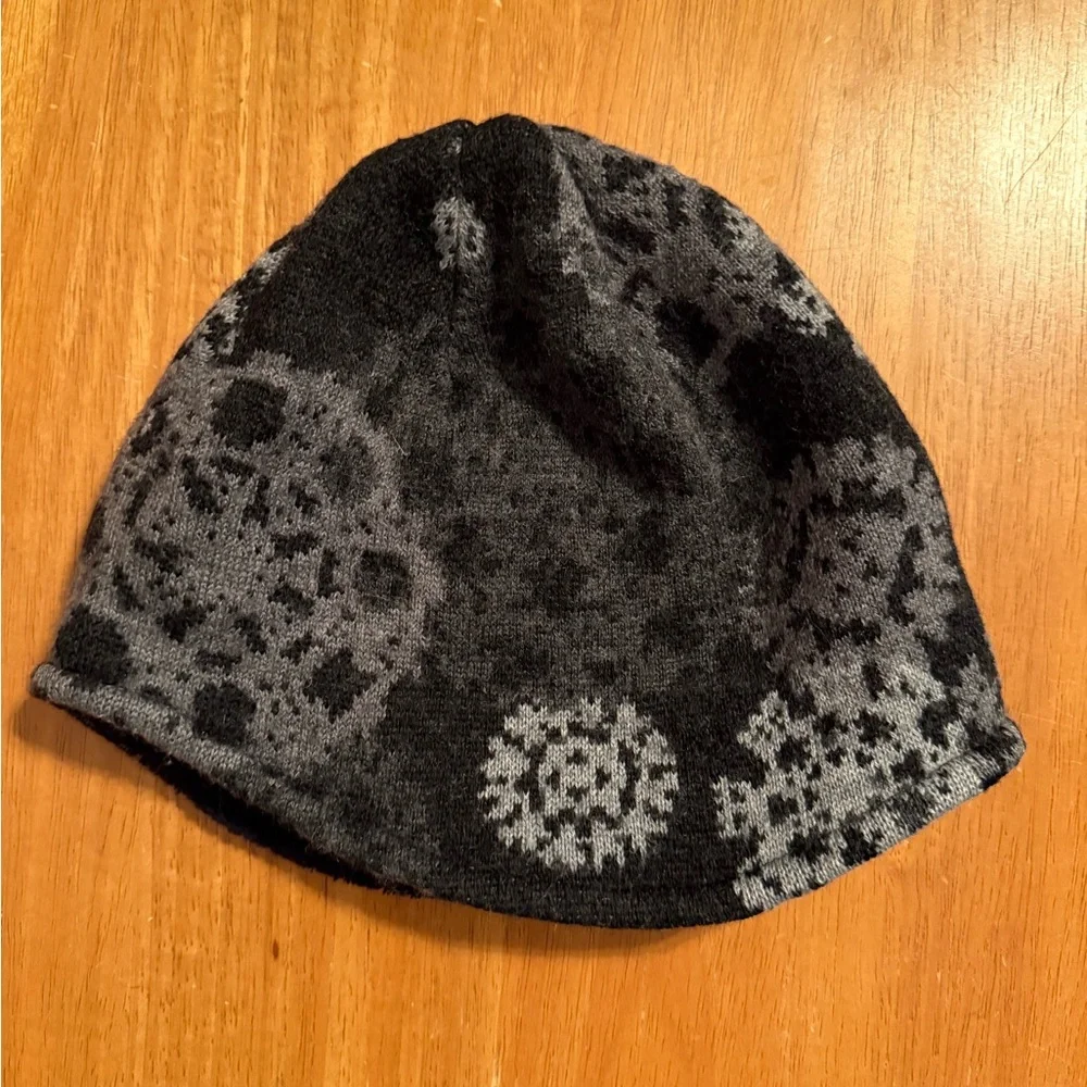 New Without Tags, Women’s Patagonia Winter Beanie - Picture 2 of 4